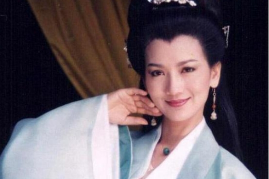 眼镜王蛇 世界上体型最大的无毒蛇,实力有多强悍?和眼镜王蛇比谁会更强?