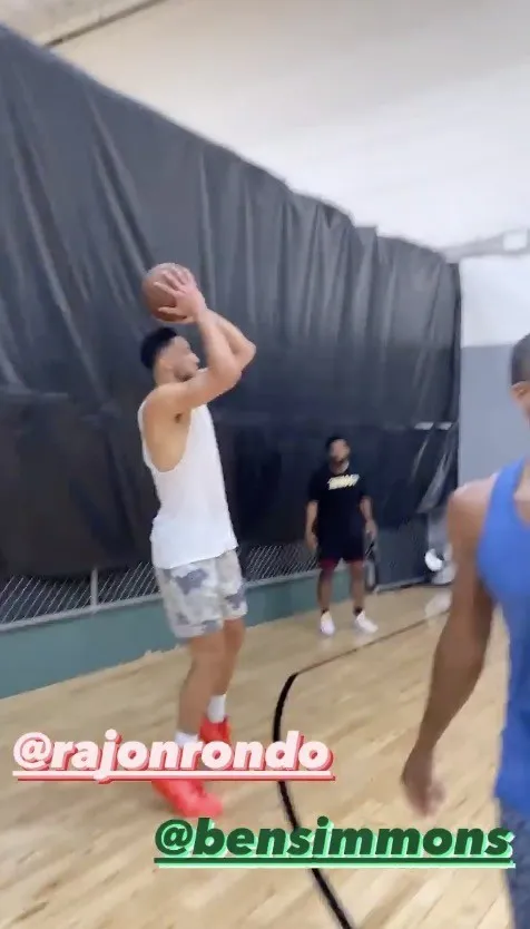 西蒙斯 西蒙斯拒绝队内训练营，只等交易！