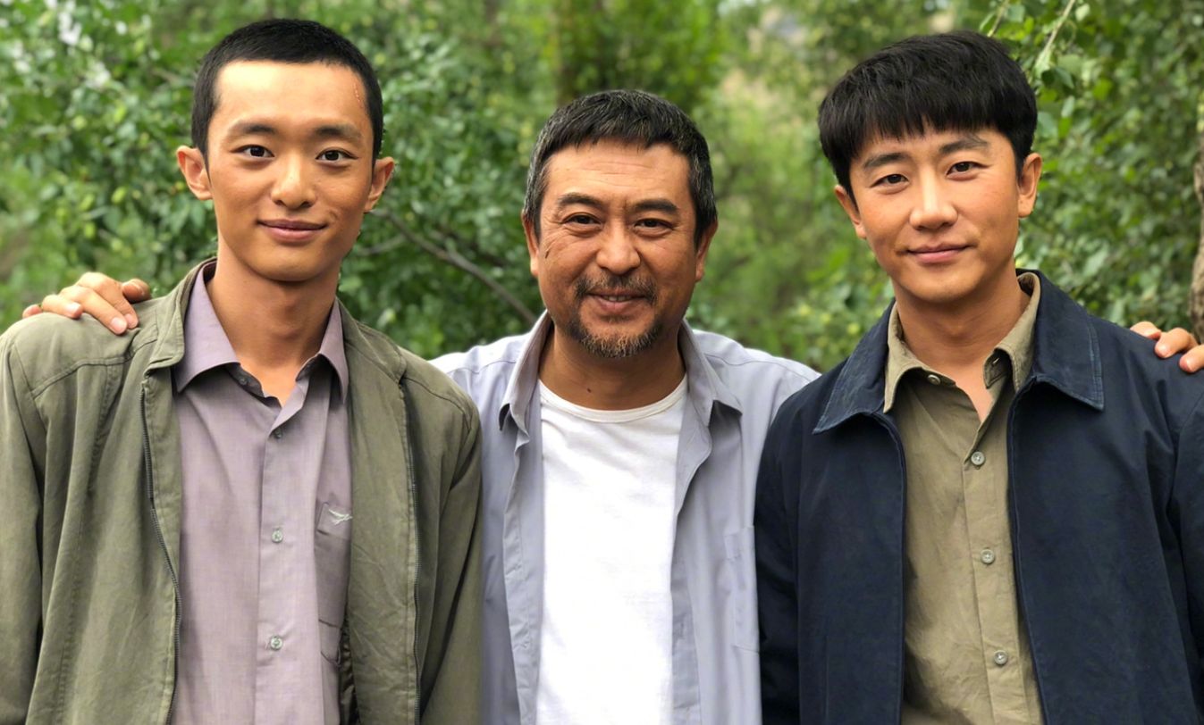 易烊千玺|刘德华登上新闻联播，易烊千玺段奕宏也在，全员成盖章认证好演员