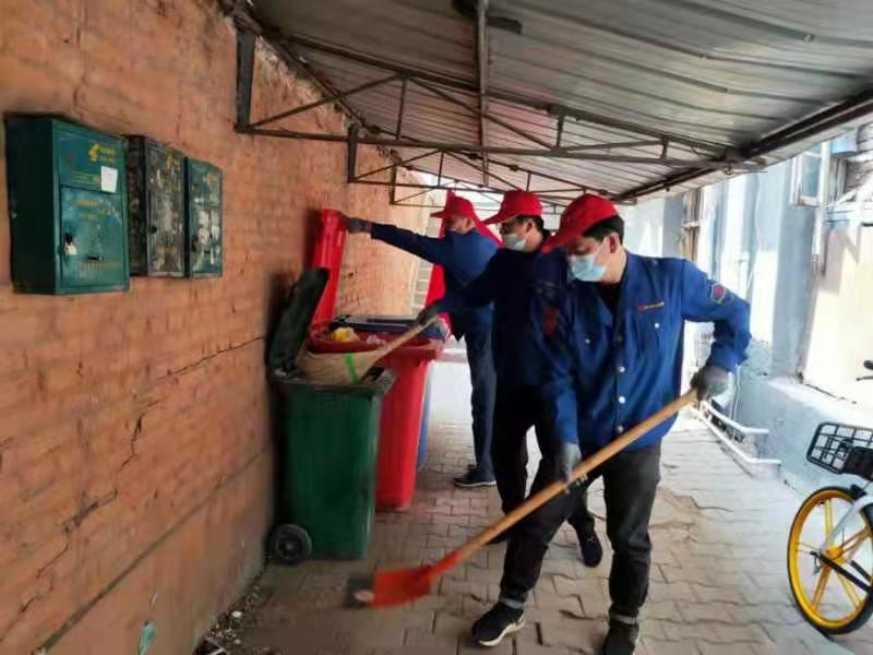 炼珠 爭当高品质城市建设先锋沈阳公交车队党支部翠生社区奉献日活动