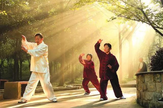 专注现代人养生解说|59岁养生大师患癌离世,深刻反思:这5种“养生”方法,不能做