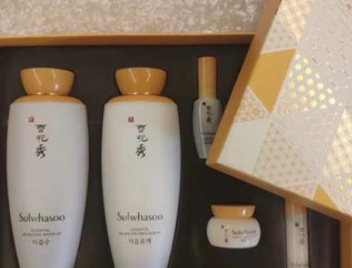 护肤品 皮肤干用什么牌子的护肤品 适合皮肤干燥的护肤品排行榜