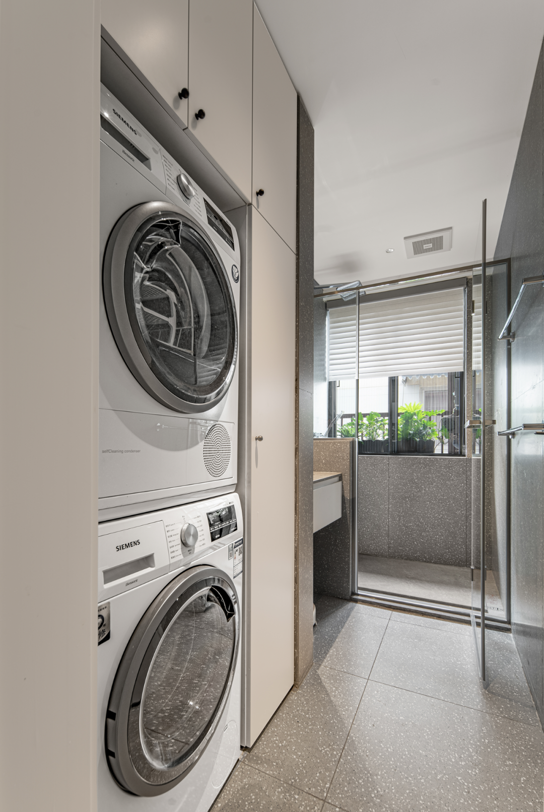 时尚装修设计大全 你家的扫把还乱放?不妨打造一个家政空间,让家务效率提升10倍!