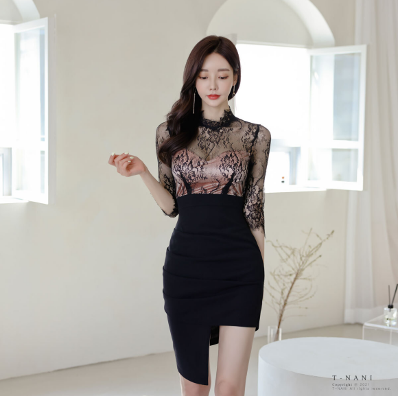 心壹穿搭|女神孙允珠时尚搭配：藤蔓刺绣皓月繁星半袖包臀裙