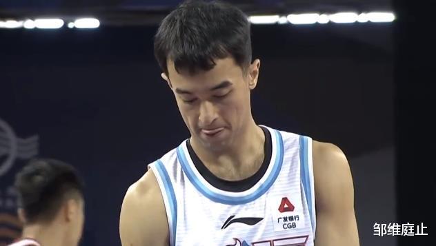 吉布森|6+2！李禄瞳和阿尔斯兰的表现糟糕，李楠阿的江一脸愁容！