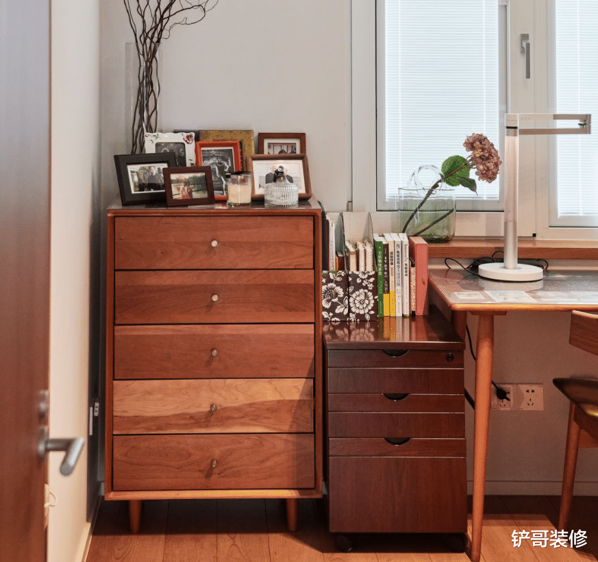 专属两代人的生活空间,满足适老的需求,衔接现代的生活