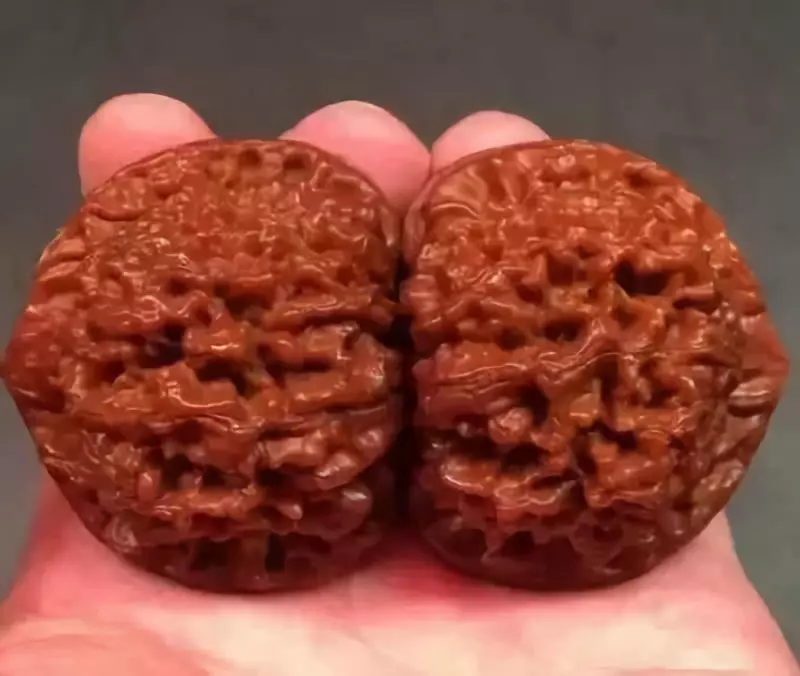 钱币|出什么汗，就变什么色？