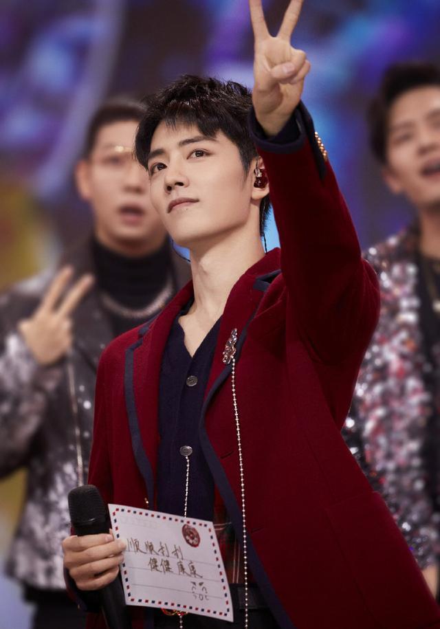 肖战|一部剧奖励一首歌曲,有演员肖战一口饭吃,就有歌手肖战一口汤喝