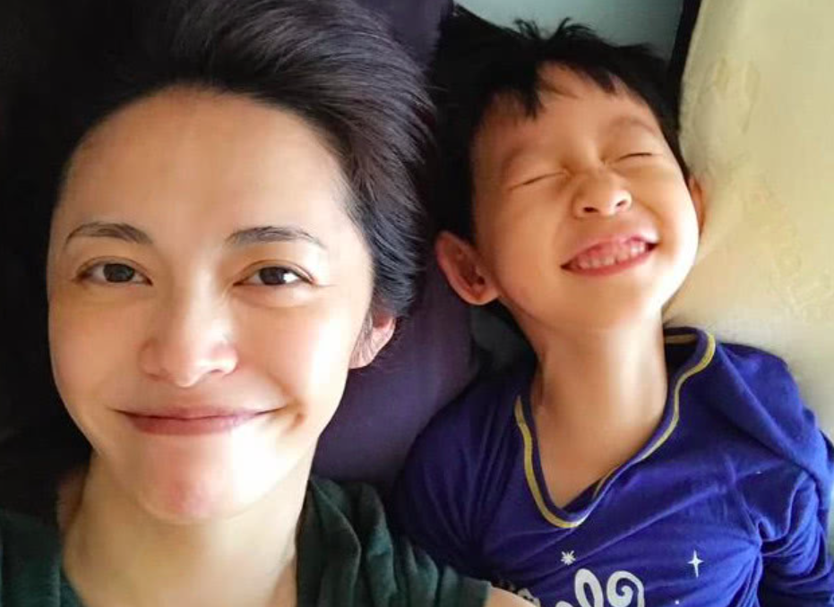 歪妈亲子故事|姚晨8岁儿子长出“双排牙”，都怪父母太溺爱？原因没那么简单