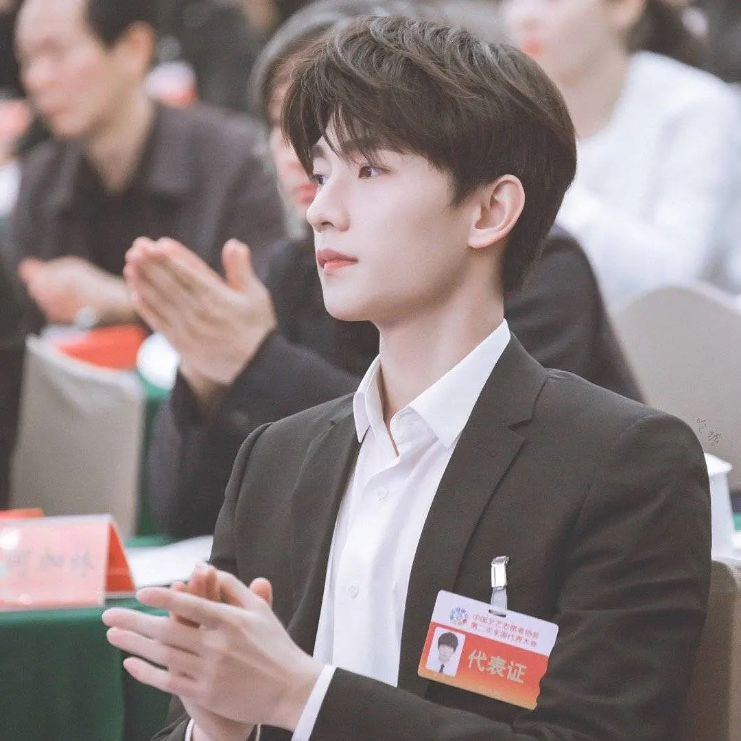 赵丽颖|这是四大之一？有被30岁的杨洋帅到，我实在找不出缺点在哪！