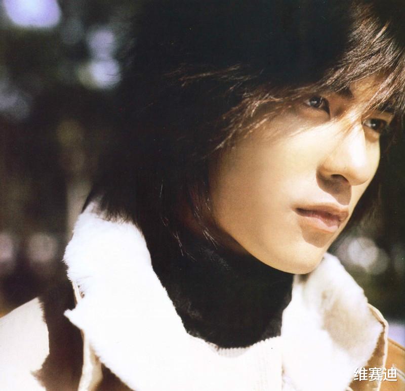 周渝民|周渝民：没有跟紧时代的“男花瓶”，注定成为眼泪