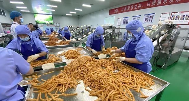 莲花味精 国产龙头调味品“倒下”？毛利润曾达到90%，现在靠生产辣条求生