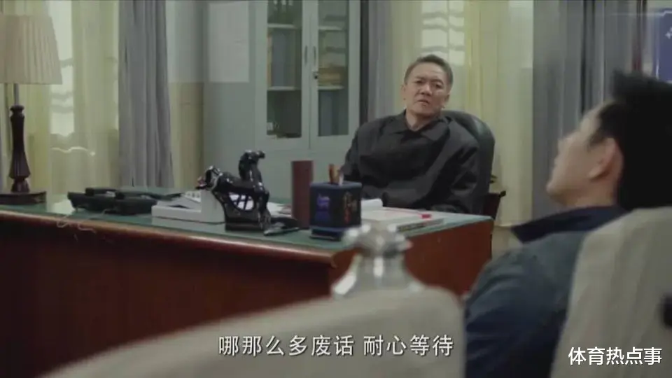 西蒙斯|西蒙斯被撵回家！直接禁赛！恩比德气炸了！
