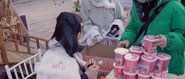 王一博|王一博的价值密码，让多方实现共赢，成功带火自己家乡