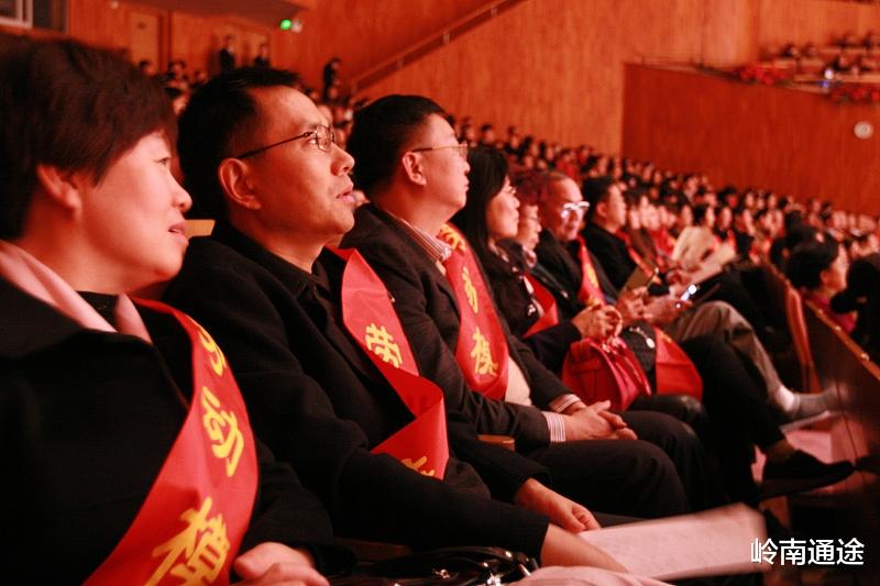 张继科|马上五十岁，调岗后没有实职，该如何处理？看看别人的做法如何！