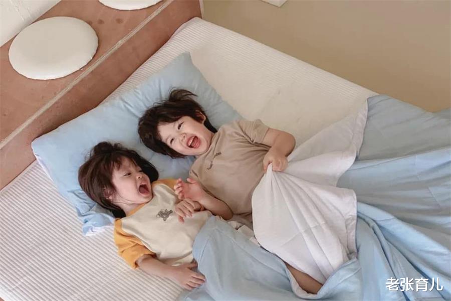 老张育儿|二胎出生后,老大该如何睡?看看宝妈们的安排吧