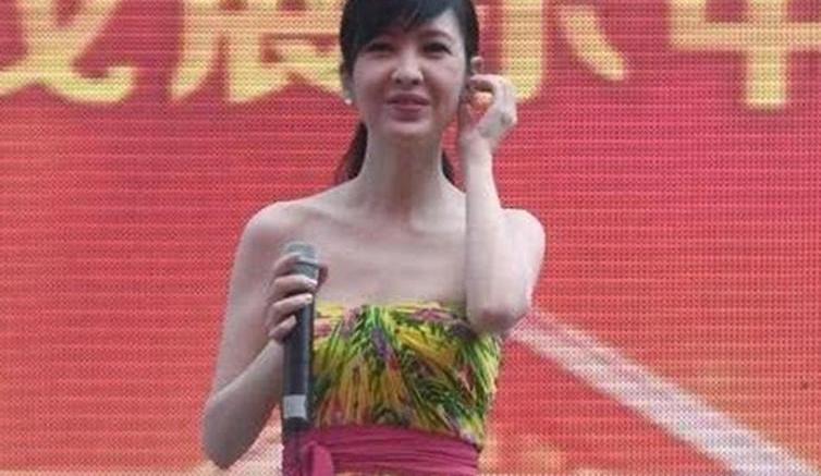 修图|活在精修图中的女明星们，杨幂还能忍，看到赵雅芝直接呵呵了