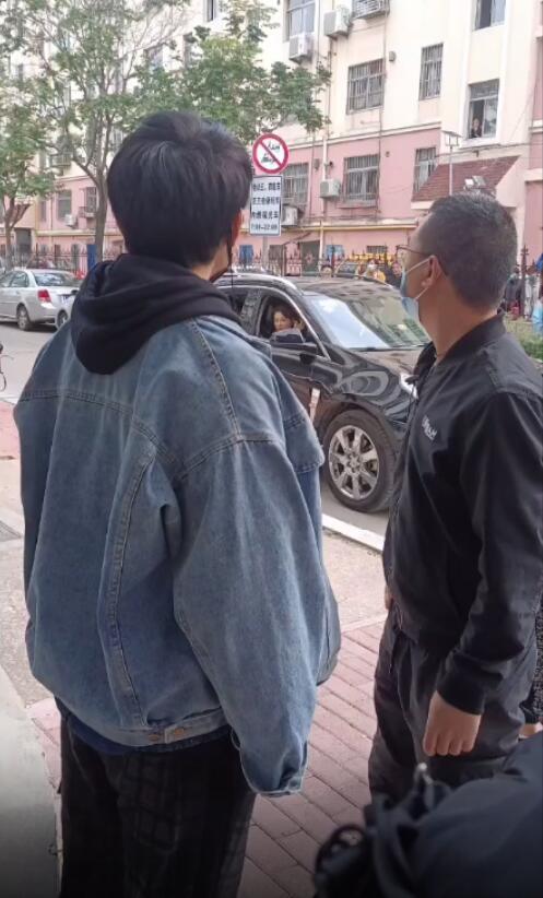 刘涛|刘德华与刘涛搭档拍戏，二人片场超敬业，刘涛身材被路人拍五五分