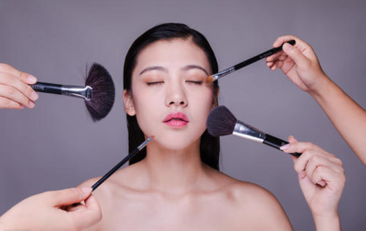 淡妆|女人再好看也别总素颜，教你化淡妆正确顺序，效果快又好看