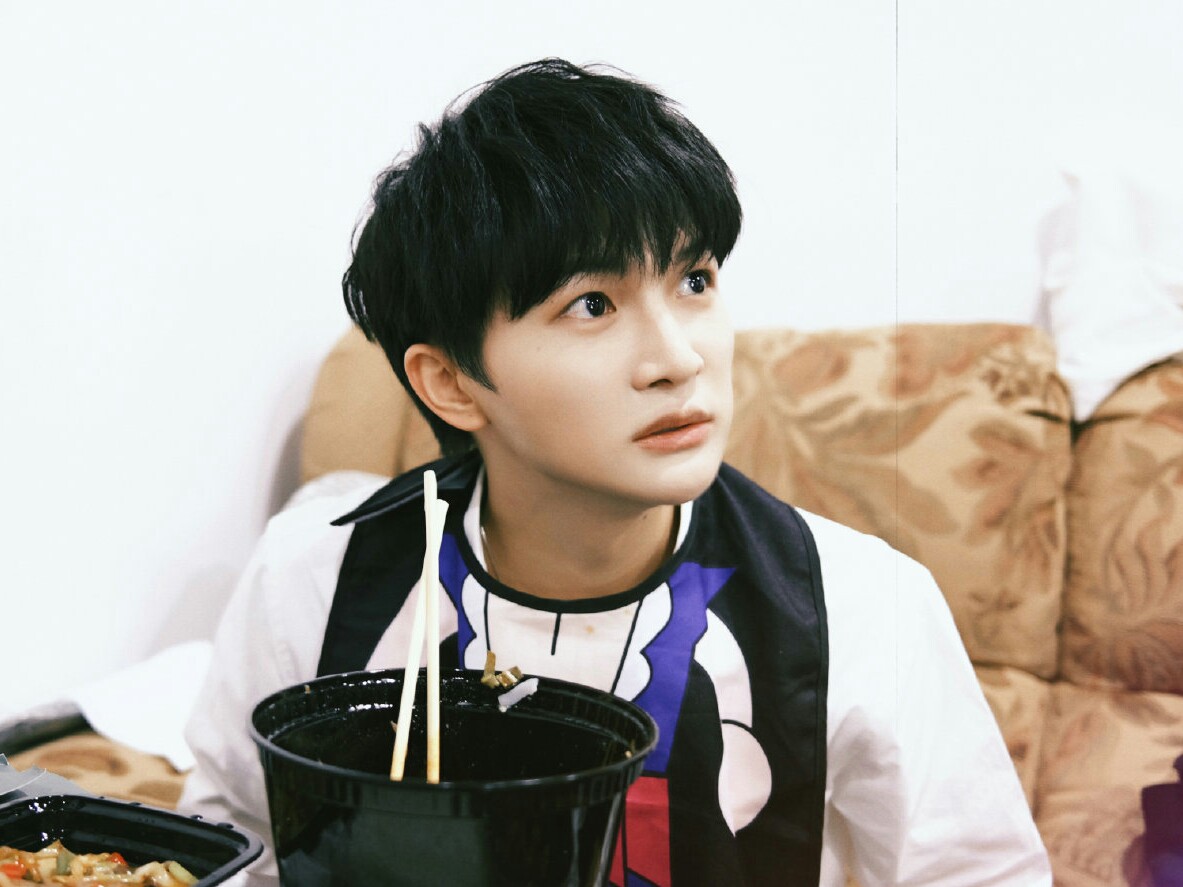 周深|周深：2022会是一个崭新的未来！你这么美好，不应该被负能量打扰