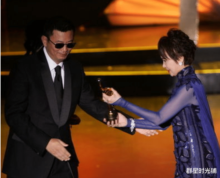 萧芳芳|“影后”萧芳芳：甩了谢贤的女人，晚年却向那英张惠妹跪下了