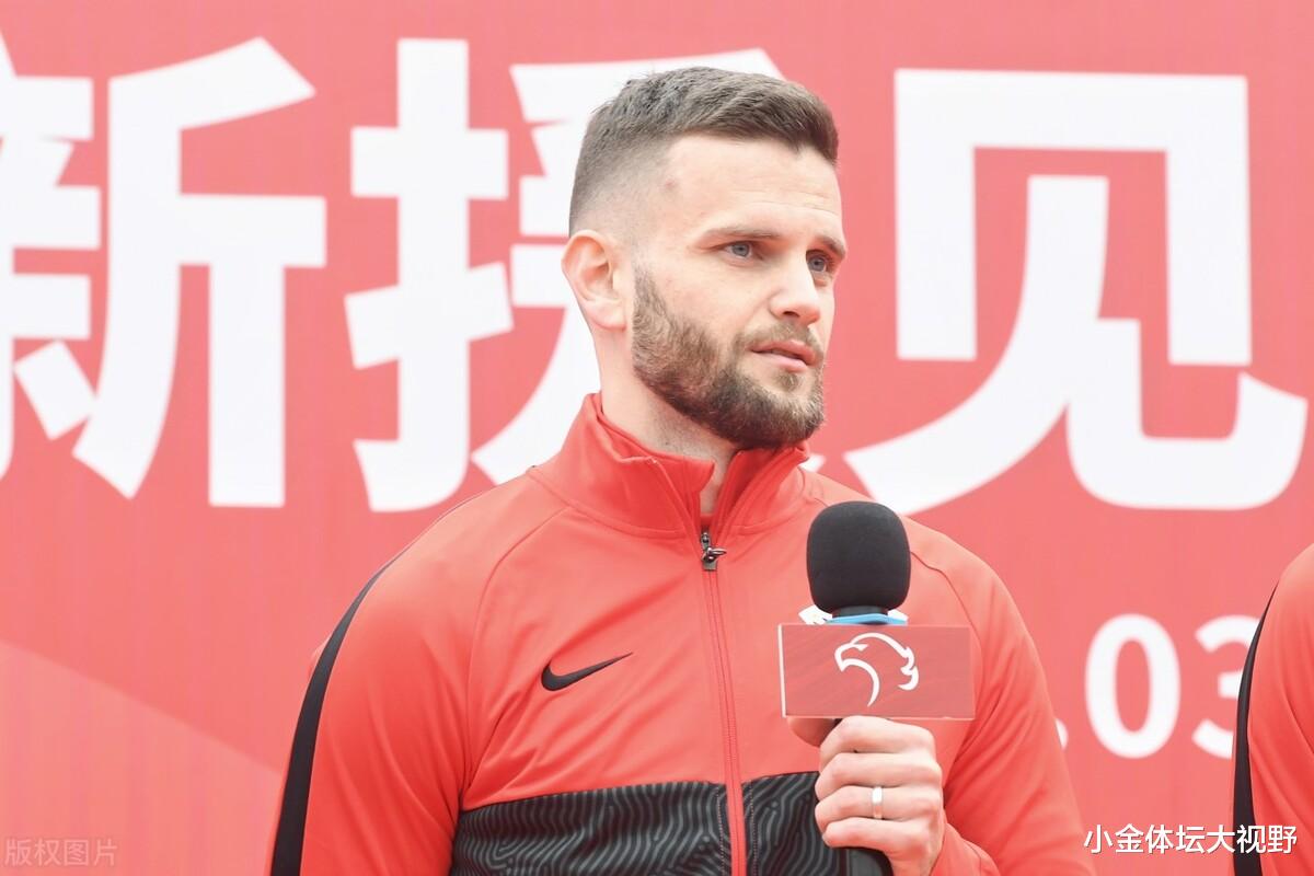 中超 中超奇葩现象曝光：外援报名上不了白占名额，离队球员未撤销报名