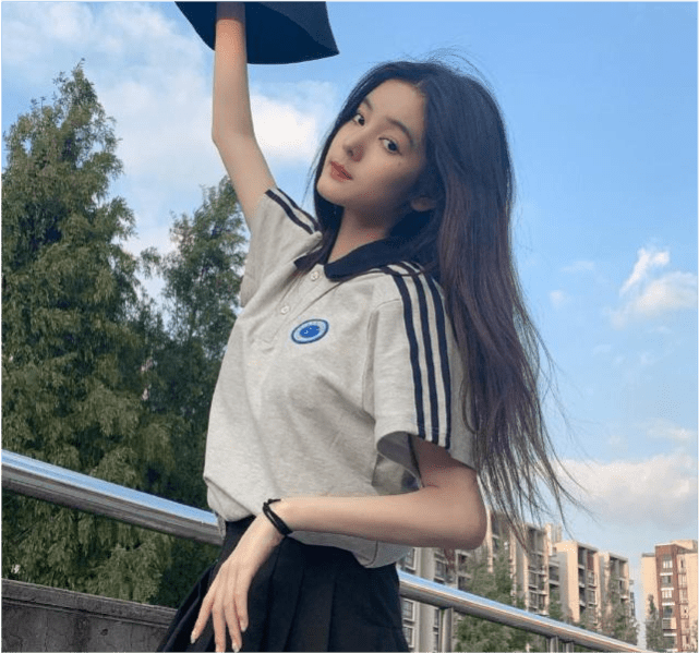 吴亦凡|都美竹手撕吴亦凡后，疑似小怡同学聊天截图曝光，茶言茶语惹众怒后清空账号