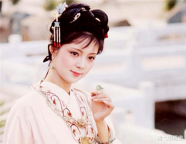 欧阳奋强|87版《红楼》欧阳奋强回忆说：她太过漂亮，剧组的小伙子都暗恋她