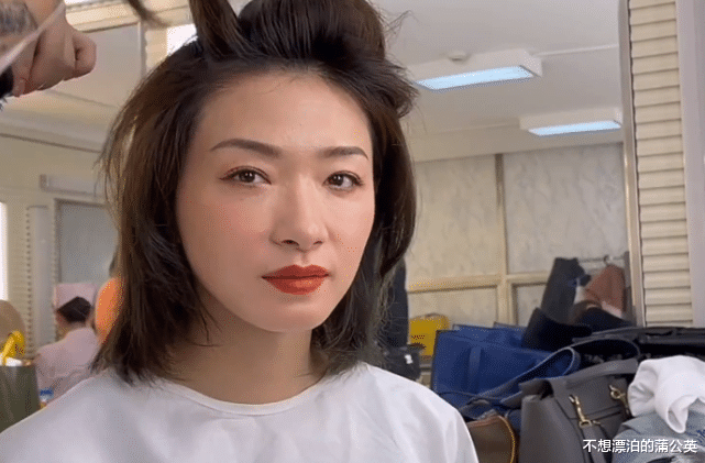 万茜|万茜晒vlog没开滤镜，31岁任嘉伦暴露真实状态，眼尾褶子不少