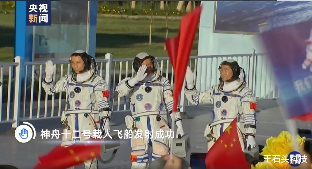 中国联通|手机行业十字路口：荣耀深耕体验异军突起收复失地