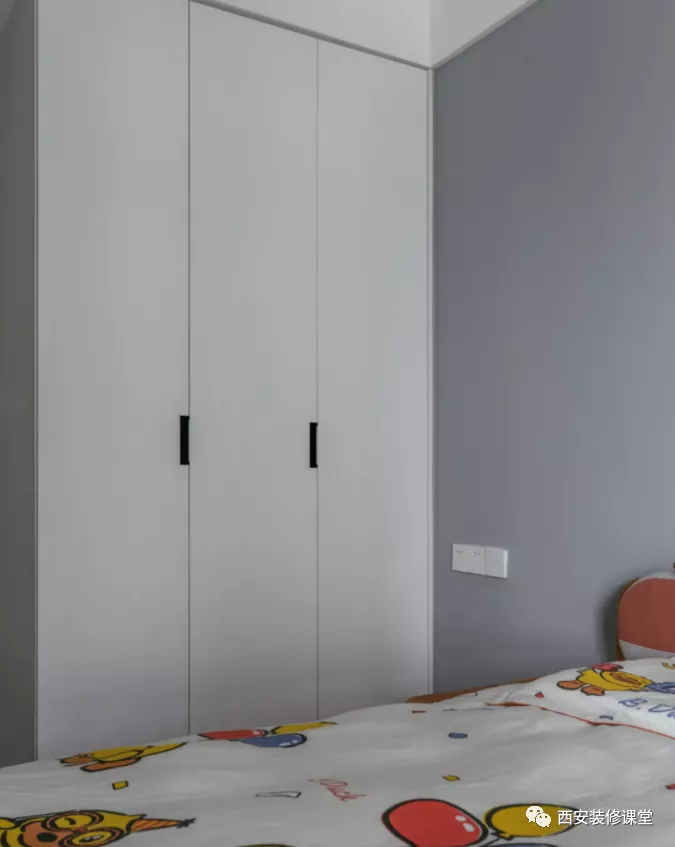 115㎡三室黑白灰，小改动成就衣帽间和干湿分离