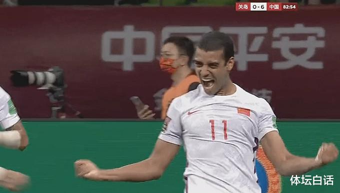 阿兰|国足阿兰首秀惊艳,拍打胸前红旗强调“中国心”,娇妻是环球小姐