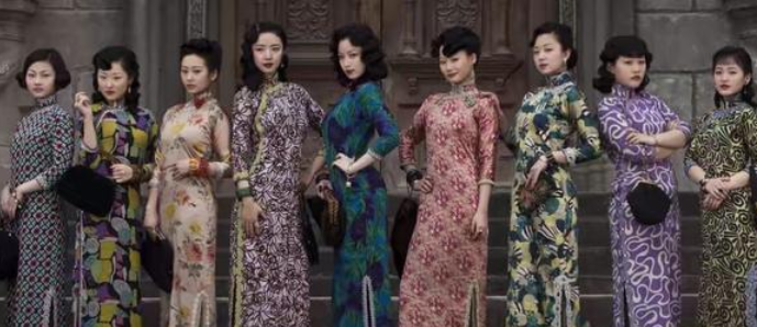 张艺谋|三胎政策出台，缴了748万超生费的张艺谋娇妻发文，引发网友热议