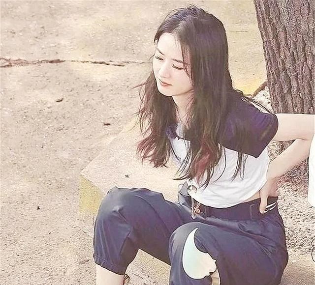 赵丽颖|赵丽颖录综艺被吐槽矫情，看到她床上的骨盆正骨器，宝妈感同身受