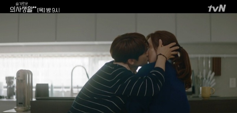 张小斐|《机智的医生生活2》第5集：安政源暖心的吻上冬天