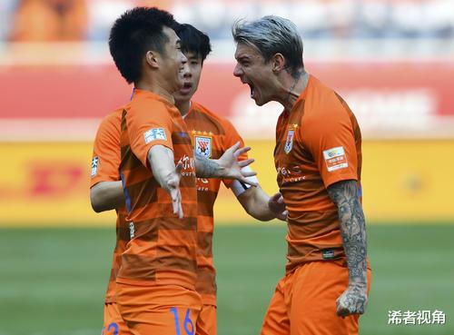 中超|凌晨0點！中超巨星再現爭議言論：山東魯能遭重創，球迷罵聲一片