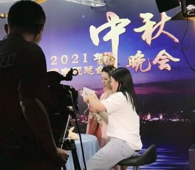 面朝黄土|刘诗诗中秋晚会路透，时隔五年再现古装造型，宛如仙女下凡