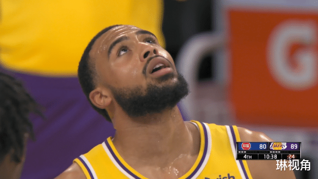 活塞隊|湖人險勝活塞！勒布朗關鍵時刻扛起球隊，賽后老詹率先退場，濃眉走進場內