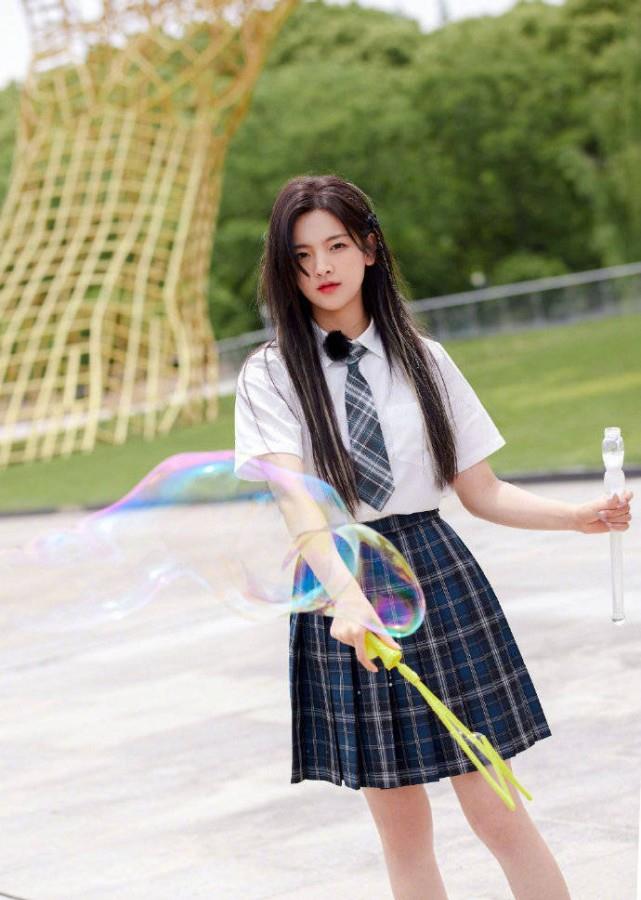 时尚百搭说 艺人导师揭明星孵化过程:看镜头学说话都要教,一举一动都有门道