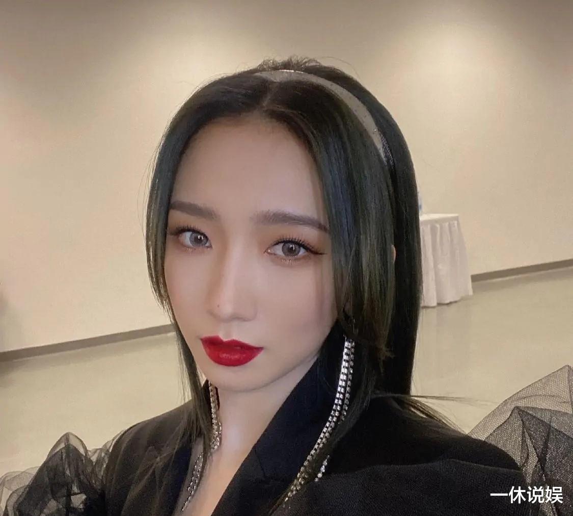 孟美岐|孟美岐满血复活？新歌首秀遭网友抵制上热搜，官方只好删名处理