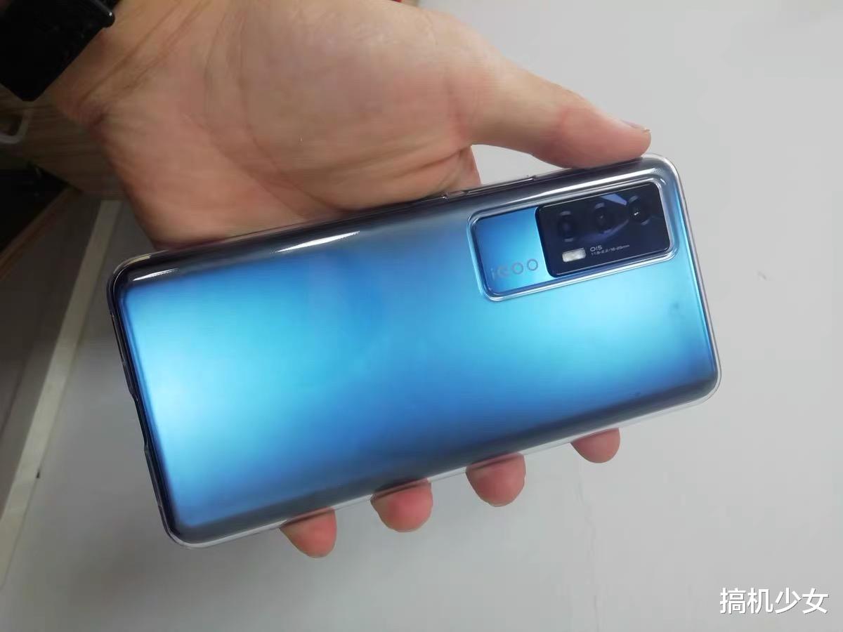 红米手机|骁龙870+256GB仅2699元，多项配置完胜红米K40，首销仅10秒破亿