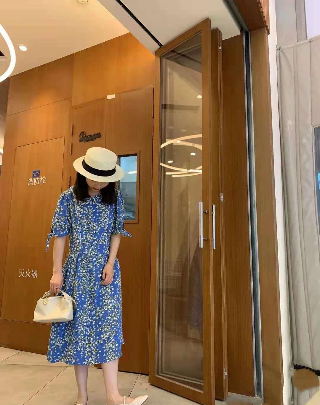 时尚人生|今夏不流行穿运动鞋，这“3双凉鞋”更受宠，百搭舒适又洋气