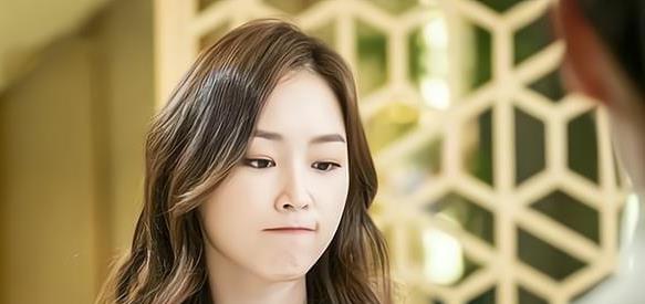 健蕾聊时尚|“哥，嫂子的包5万多”首次去婆家，小姑子的一句话让我果断分手