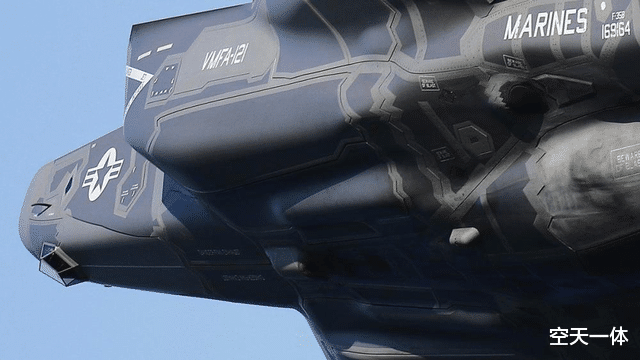 F-35|F22隐身性能不如F35？五代机标杆遭遇挑战，DSI进气道果然比较强