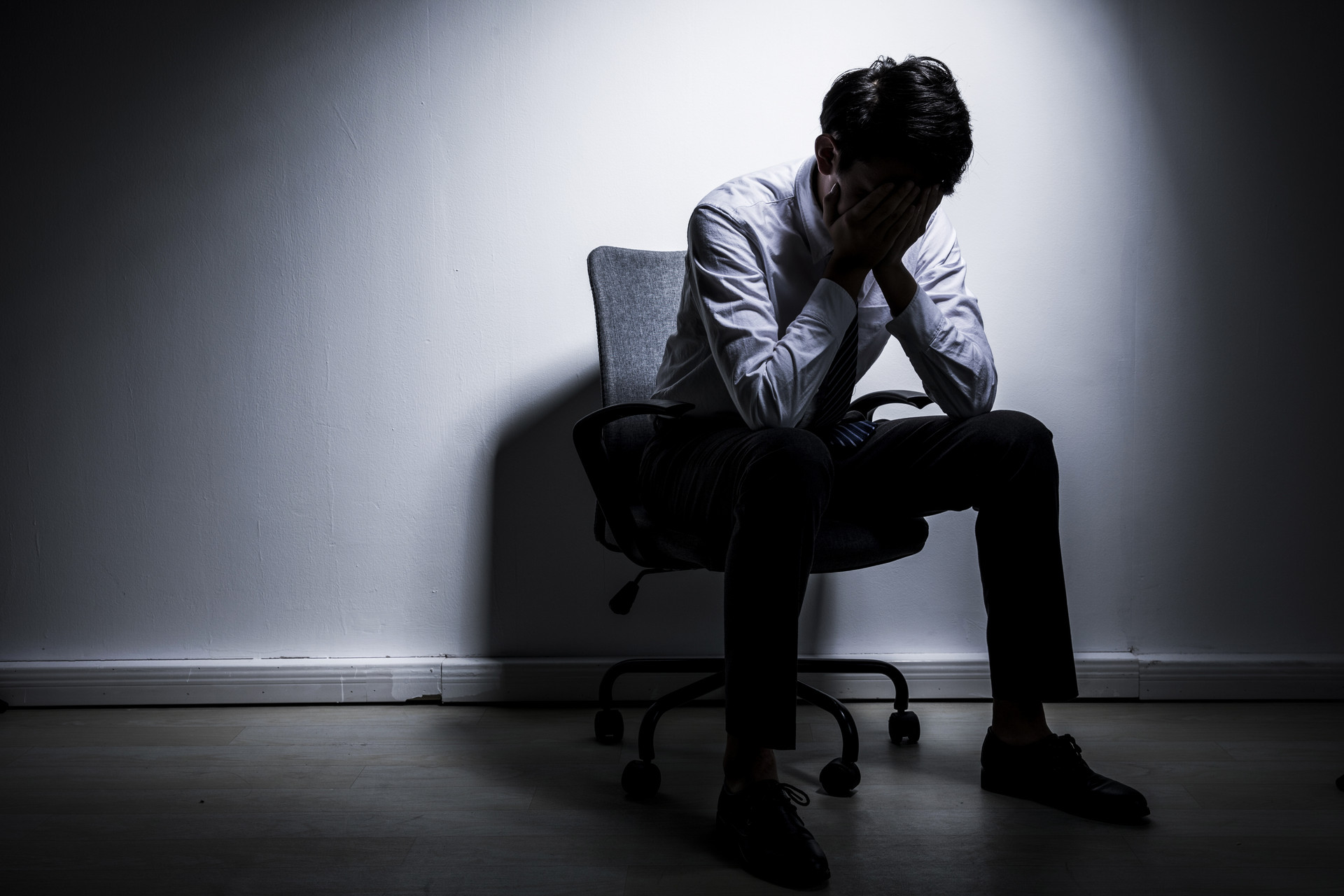 |42岁，行政副总，公司逼其主动辞职：做好这4点，你才算优雅离开