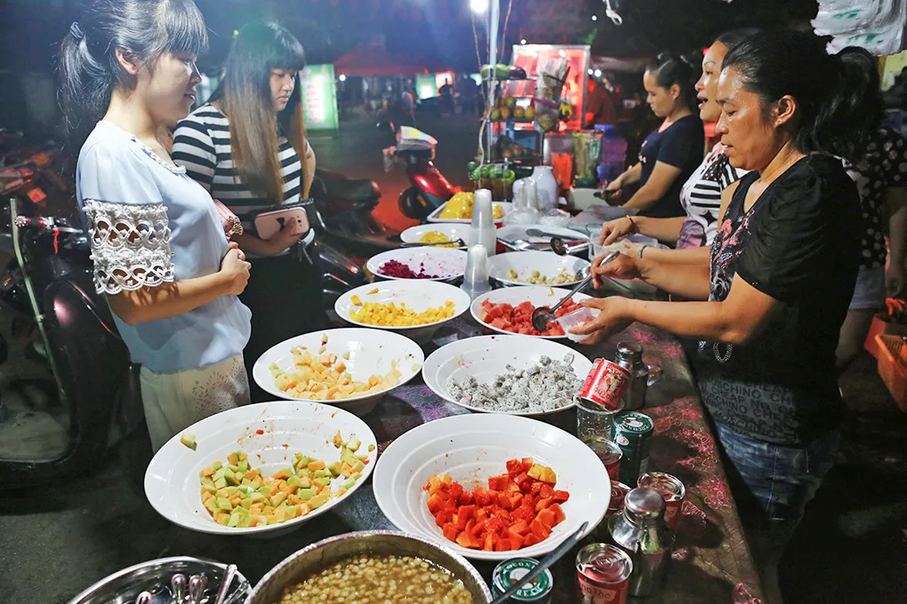 新广西 据说这是国内最美的景观公路之一,沿着它走,可以到达“秘境桃花源”
