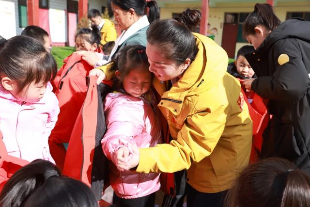 杭州|看完这场升旗仪式，我鼻子都酸了