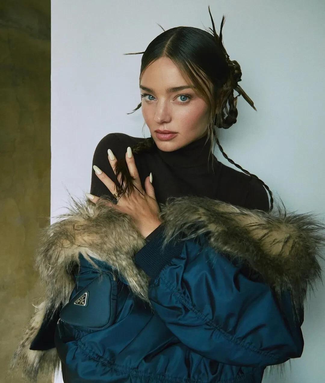 育邻人|组图:米兰达·可儿《BAZZAR》杂志写真大片,大女人气场十足