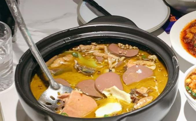 王祖贤|汪小菲北京和成都的新店，开业仅相差11天，为何口碑差距巨大？