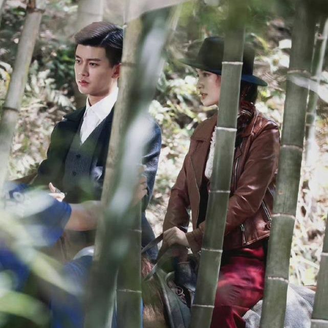 吴奇隆|任嘉伦新剧衣服竟开衩？李沁一袭红衣惊艳众人，网友：女主换得好